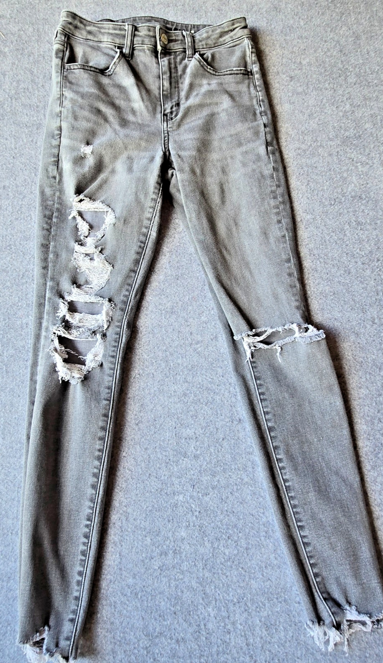 American Eagle Women's Super High-Rise Jeggings Distressed Grey Size 4 / 25"x27"